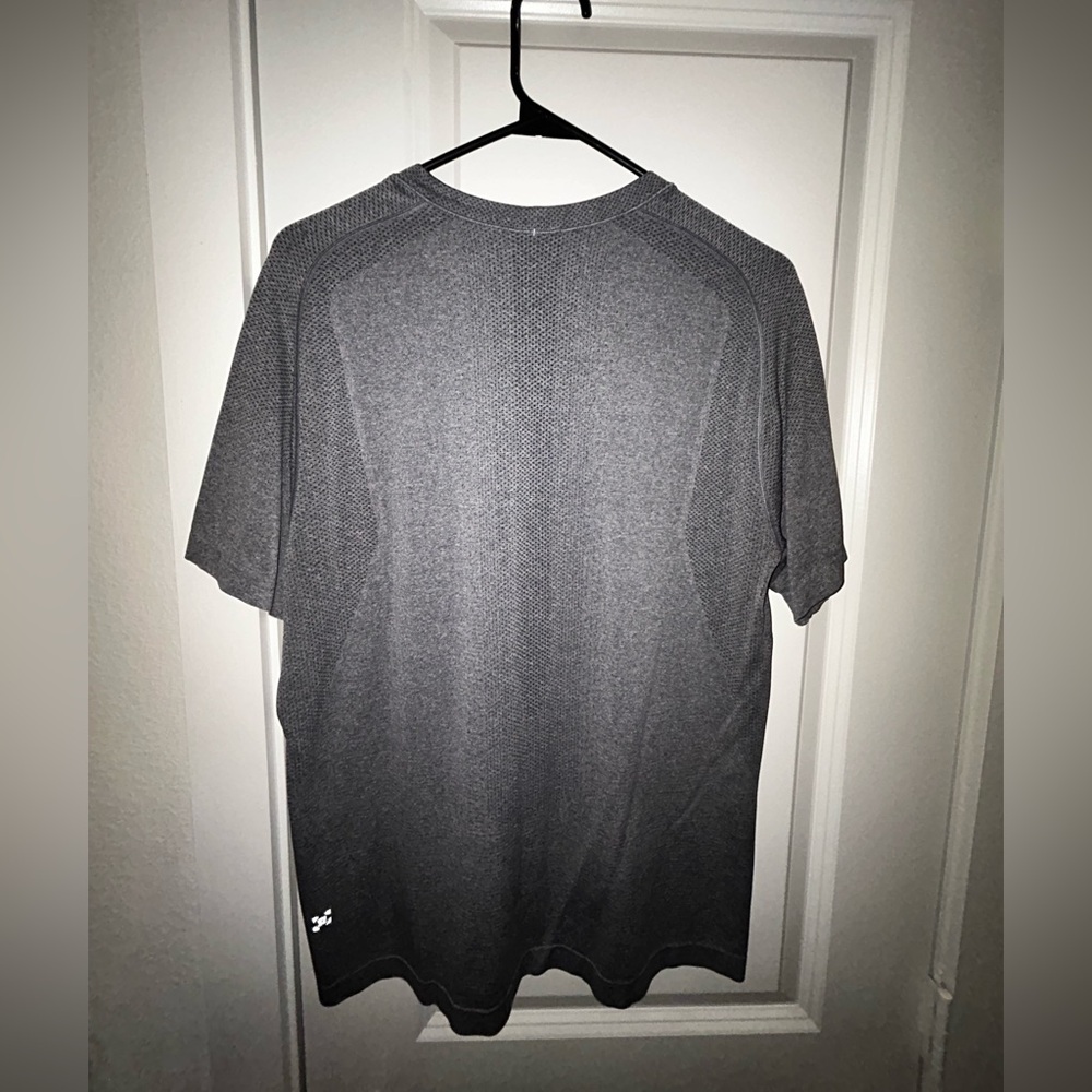 Men’s lulu grey workout shirt